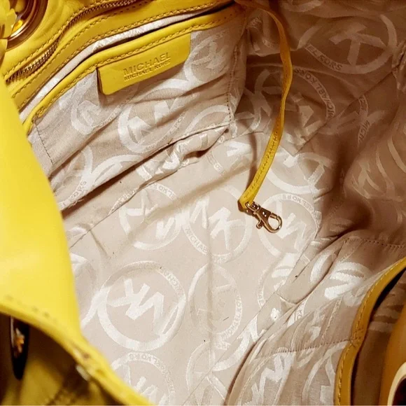 Michael Kors Astor Large Grommet Tassel Leather Hobo Shoulder Bag Yellow NWOT - Picture 6 of 12